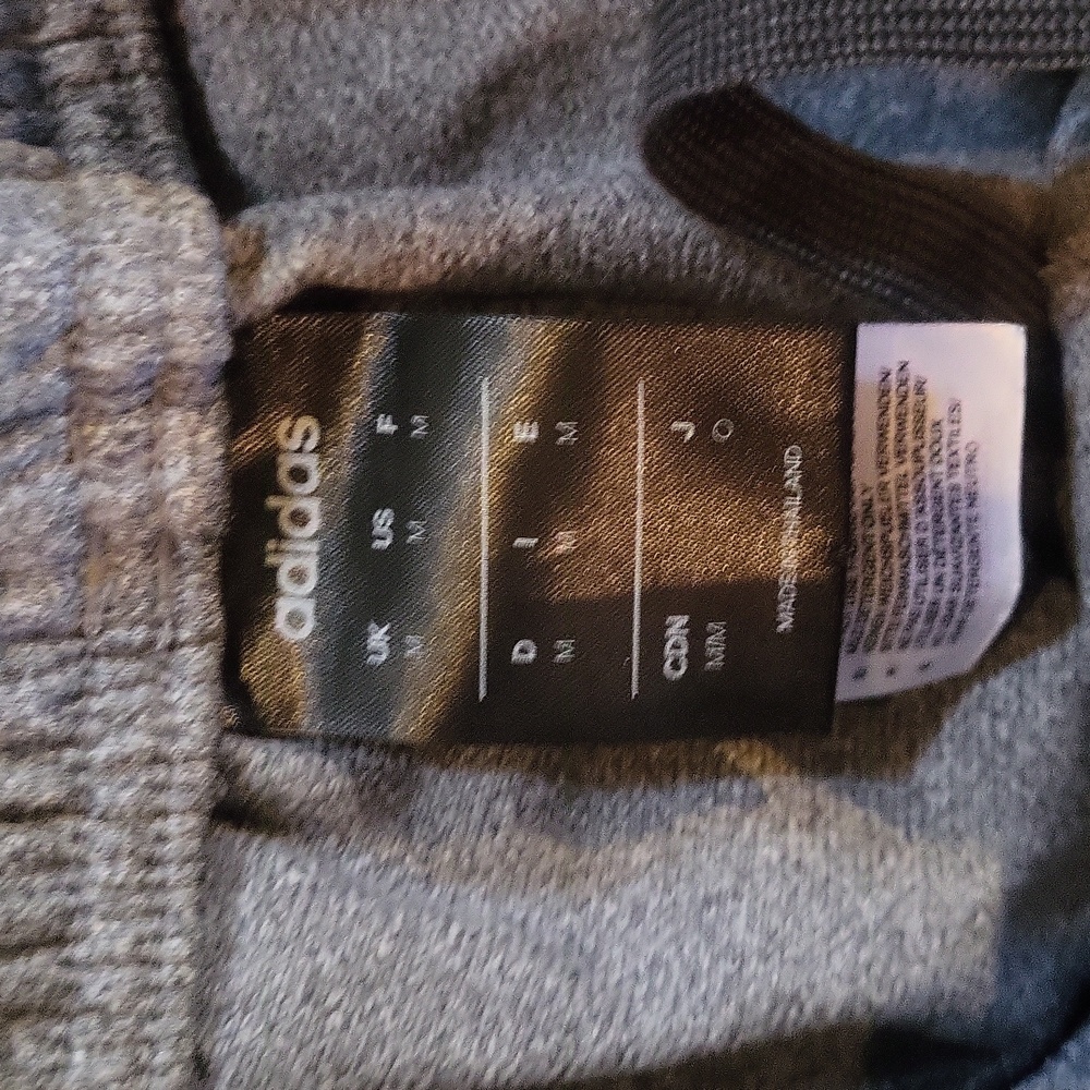 Adidas - Picture 3 of 4